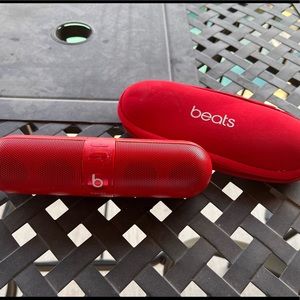 Beat Pill Speaker with case!!